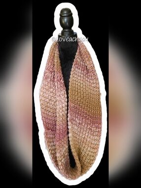 ✨️Cozy Gradient Knit Scarf in Pink and Tan